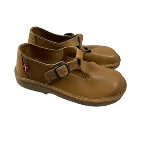 Stylish Tan Leather Women's Shoes